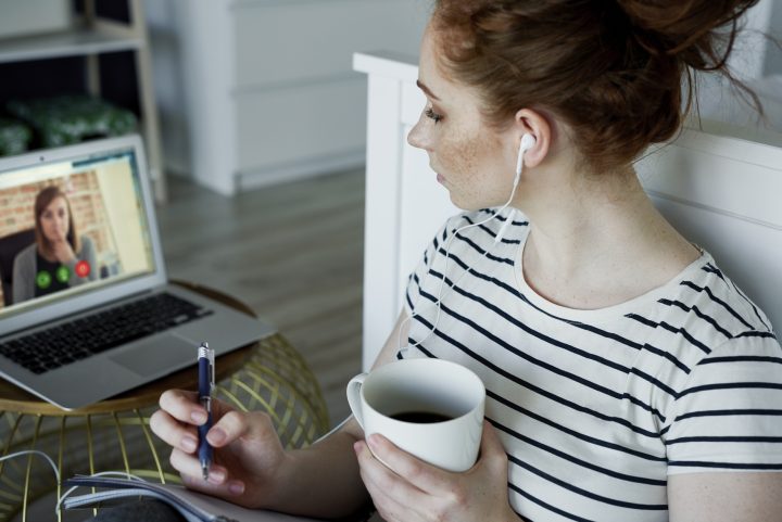 nauka online na czym polega
