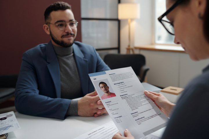 Jak napisać skuteczne CV po kursie zawodowym?