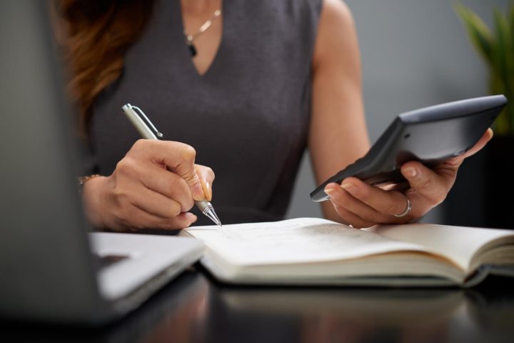 Praca w księgowości – jak zdobyć niezbędne kompetencje?
